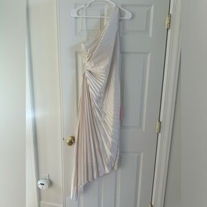 Kleo One Shoulder Pleated Maxi